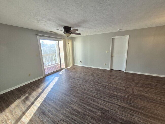 Foto del edificio - 10 Creekwood Dr