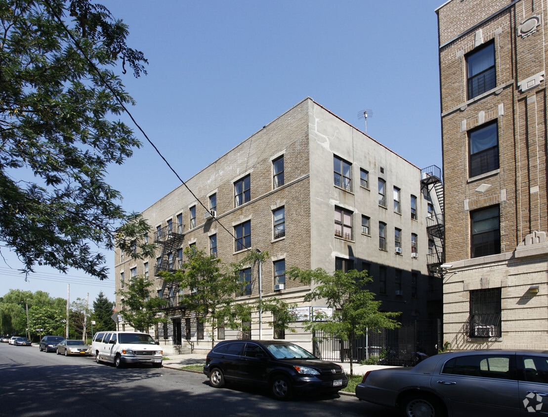 Building Photo - 747 Blake Ave