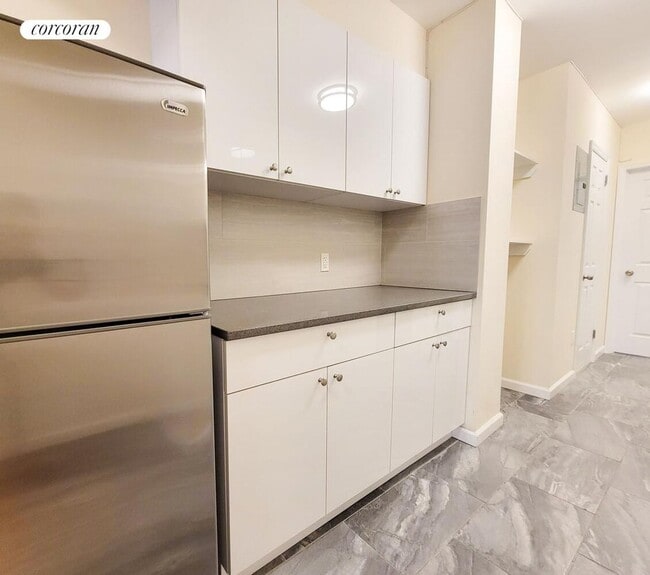 Foto del edificio - 239 E 51st St