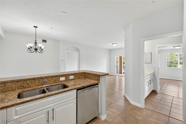 Building Photo - 13150 Bella Casa Cir