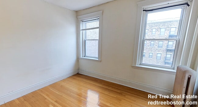 Building Photo - 106 Queensberry St