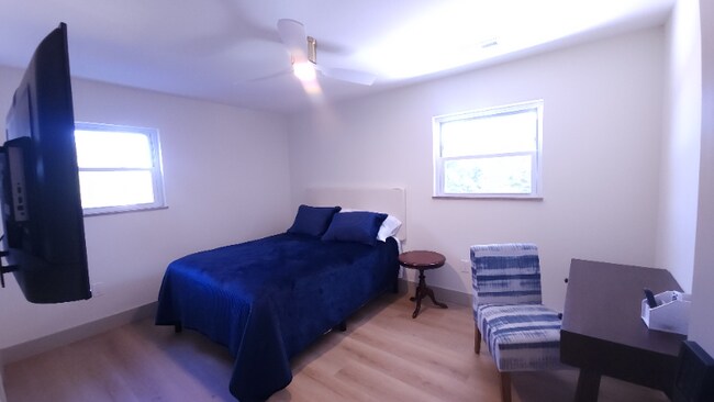 Foto del edificio - 1704 S Forest Dr
