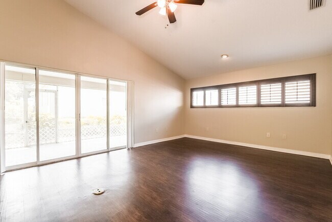 Foto del edificio - 1436 Lake Marion Dr