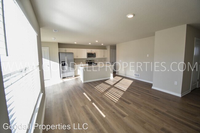 Building Photo - 3 br, 2.5 bath House - 334 Juniper Dr