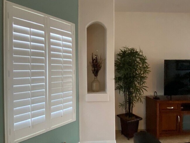 Building Photo - Luxury Furnished 3BR POOL Fox Creek-Bullhead Parkway