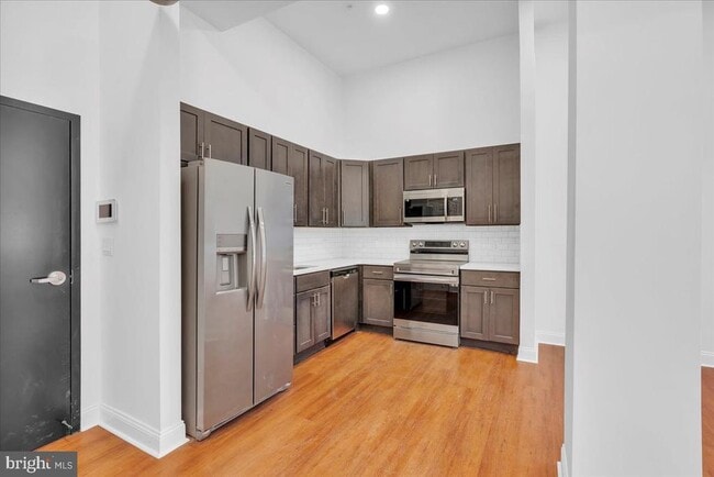 Building Photo - 1406 Fairmount Ave