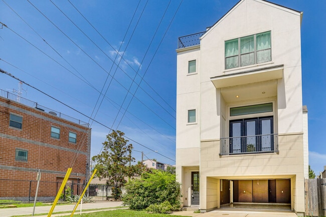 Building Photo - 1613 Bonner St
