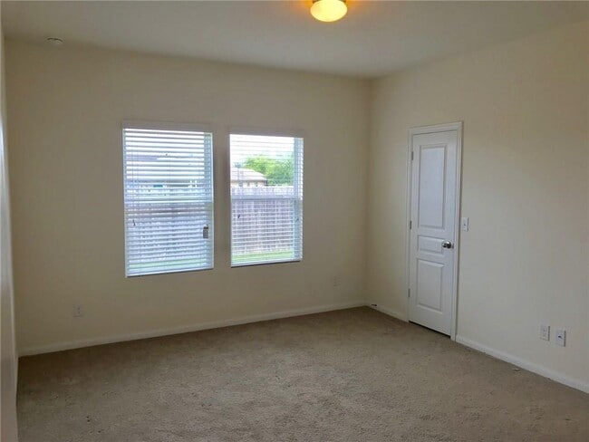 Foto del edificio - 364 Westminster Dr