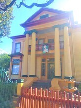 Building Photo - 2927 Bernardo De Galvez Ave