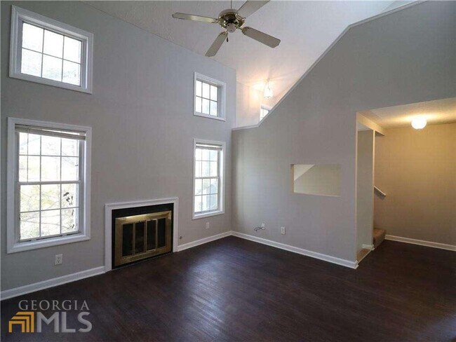 Building Photo - 2082 River Heights Walk SE