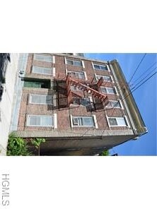Building Photo - 46 Summit St