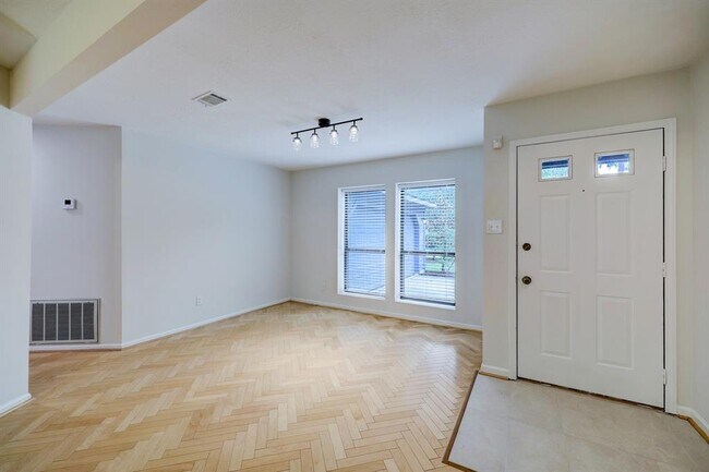 Foto del edificio - 34 N High Oaks Cir