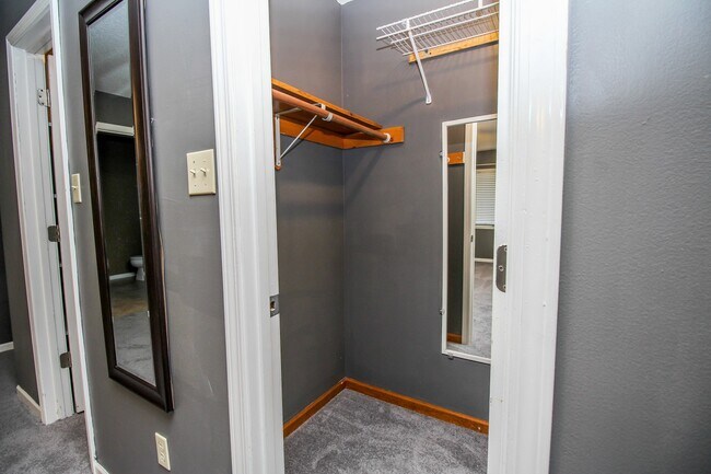 Building Photo - Beautiful Single Family Home located in South Columbia