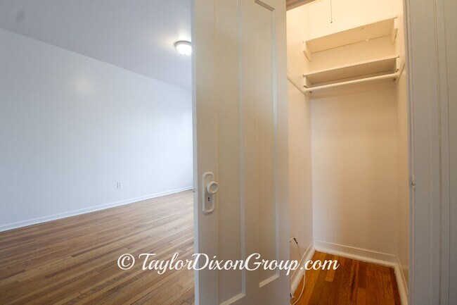Building Photo - 514 E 70th St