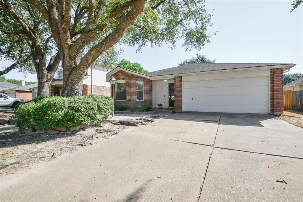 Foto principal - 18018 Heron Forest Ln