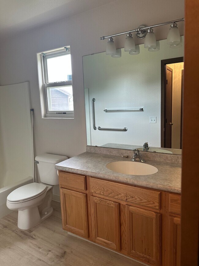 Foto del edificio - 3390 Canyon Dr