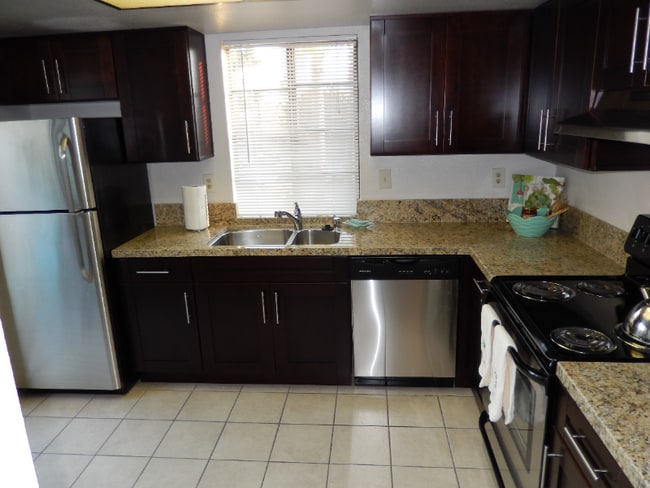 Building Photo - 1030 Agate St