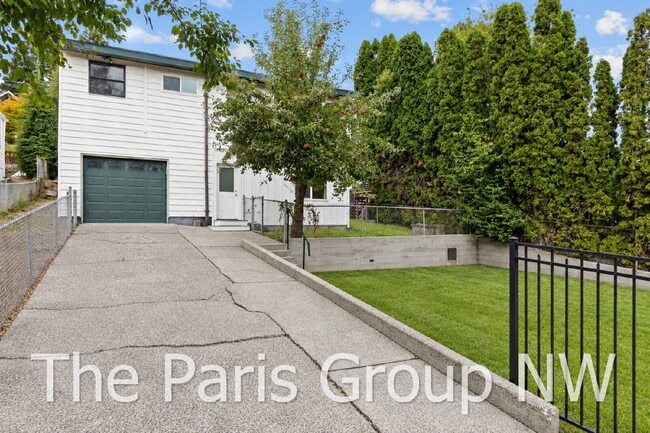 Building Photo - 3626 23rd Ave W