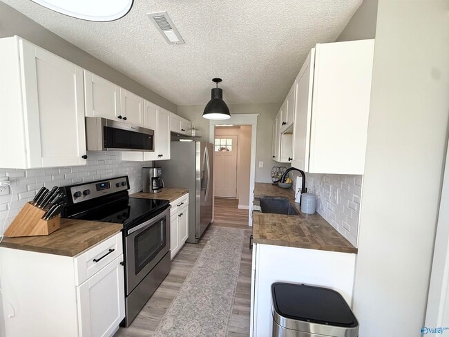 Foto del edificio - 9742 Wallwood Dr SE