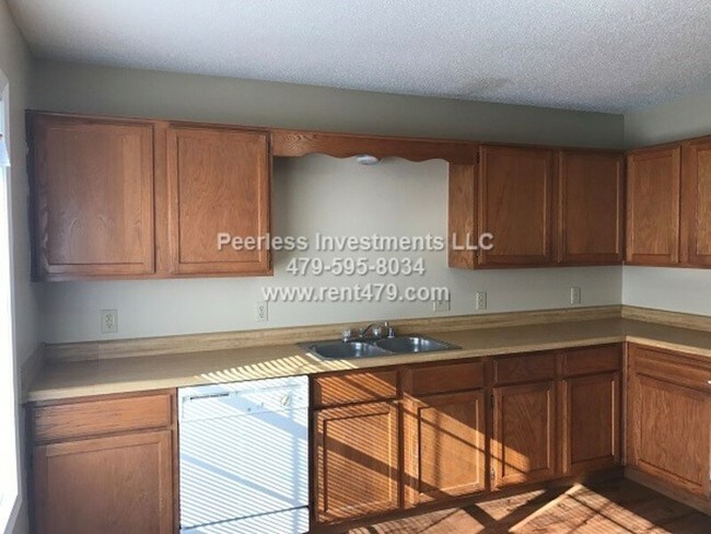 Building Photo - 505 4th Ave SW