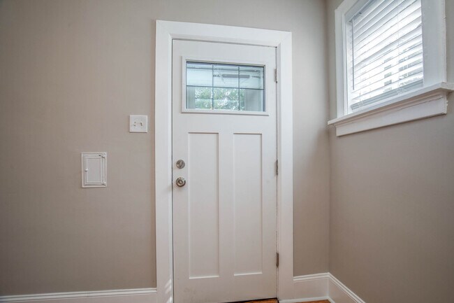 Foto del edificio - 5644 Chippewa St