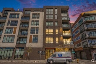 Building Photo - 1735 Central St