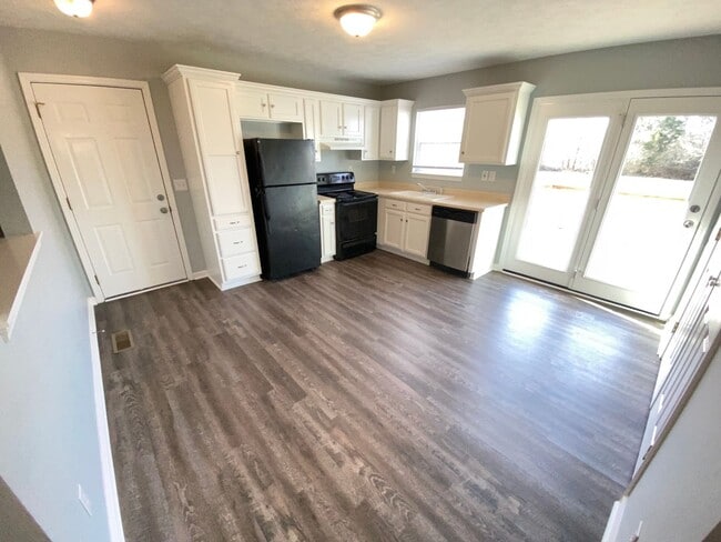 Building Photo - G TEAM - FOR LEASE - 3 BED, 2 BATH, 1200sq...