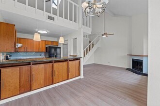 Building Photo - 1610 Waterston Ave