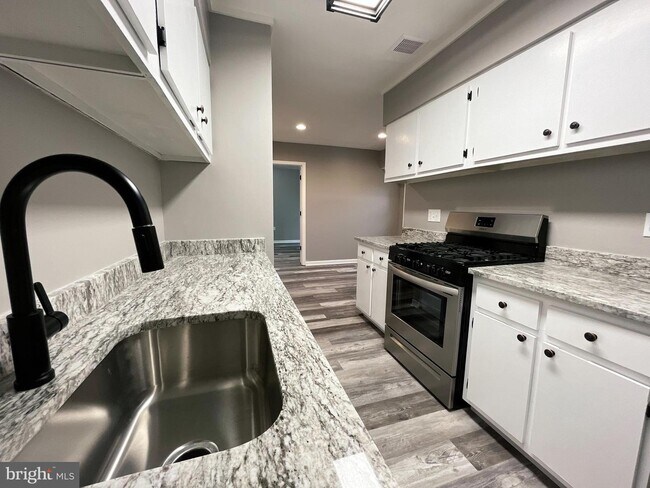 Foto del edificio - 10 Silverwood Cir