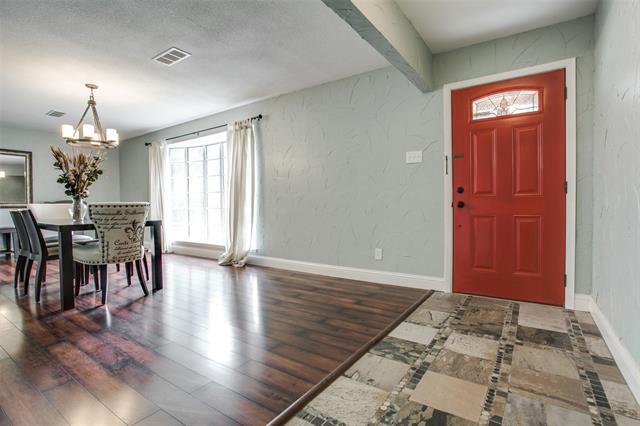 Foto del edificio - 2906 Sharpview Ln