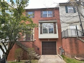 Building Photo - 510 Huntington Ridge Dr