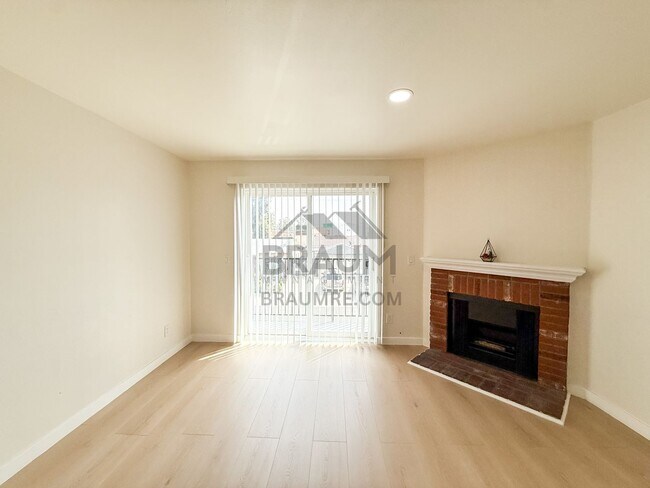 Foto del edificio - 11839 Burbank Blvd