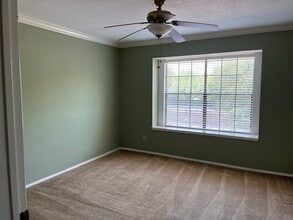 Building Photo - 4444 Victory Dr