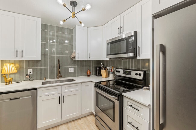 Building Photo - 1723 Robb St