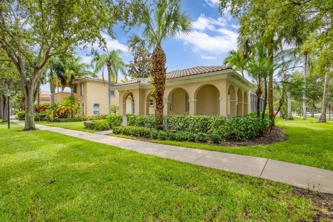 Building Photo - 121 Savona Dr