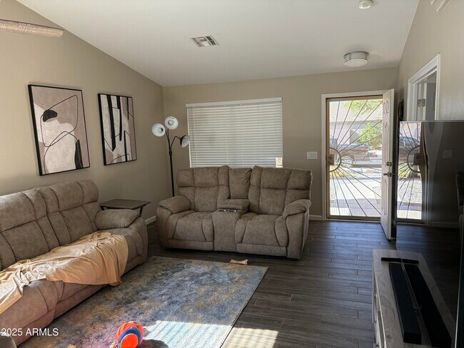 Building Photo - 17901 N 111th Dr