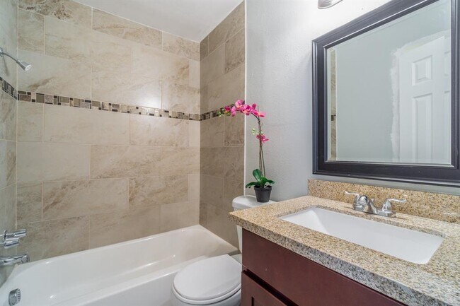 Foto del edificio - 5205 Irvington Blvd