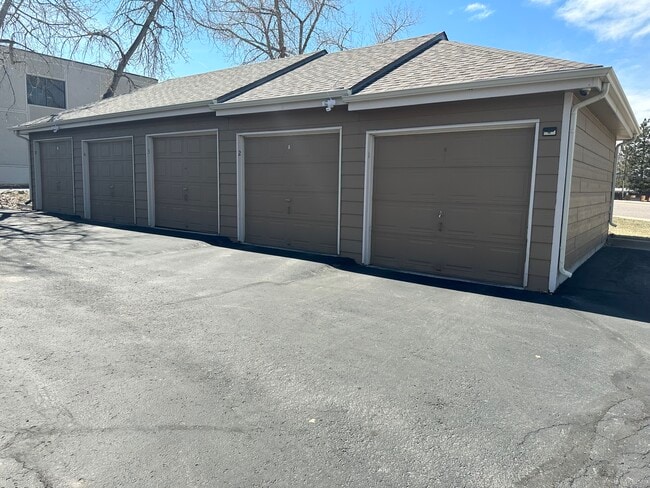 Building Photo - Highline Pointe Apts.