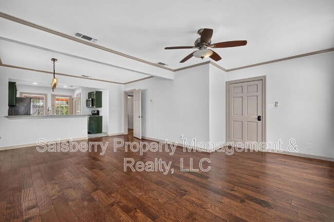 Building Photo - 3824 Collinwood Ave