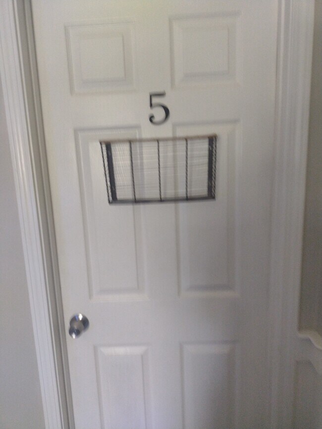 Foto del edificio - 2092 River Rd