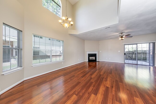 Photo - 409 Belmont Cir House