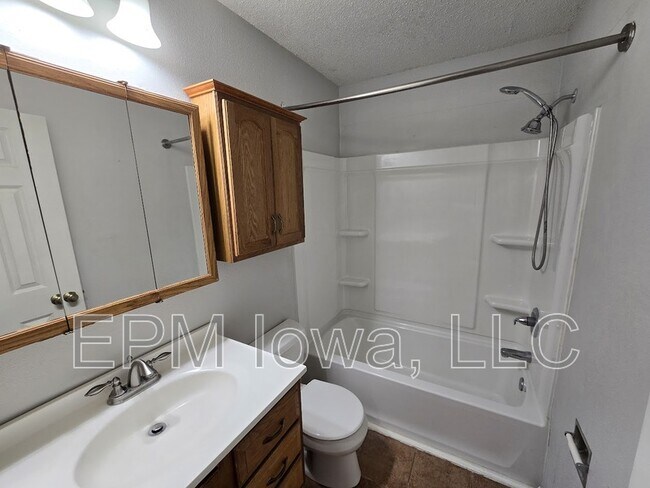 Foto del edificio - 1407 Robin Rd