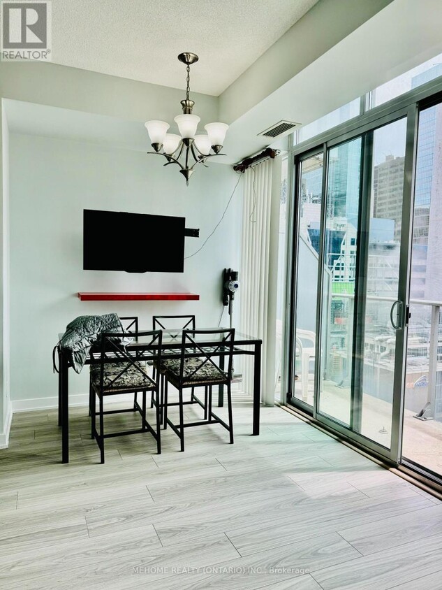Photo principale - 126-1126 Simcoe St