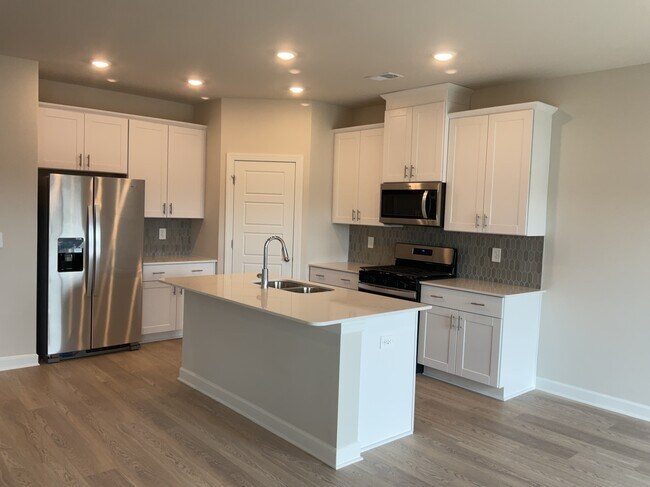 Foto del edificio - 802 Treeline Rd