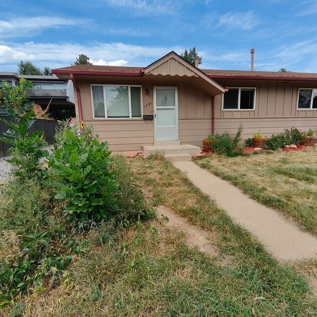 Building Photo - 2 Bedroom in North Boulder Triplex