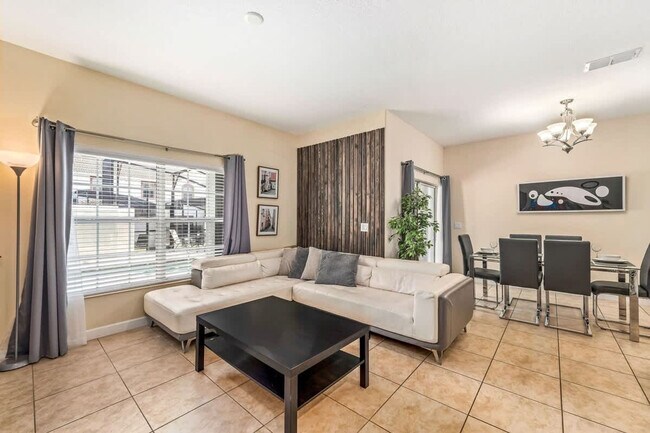 Foto del edificio - 4900 Clock Tower Dr