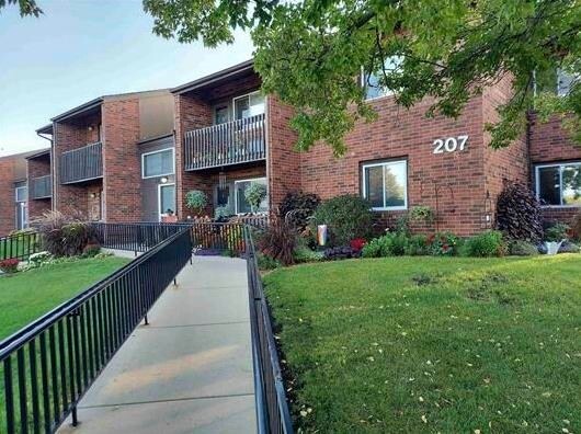 Building Photo - 325 3rd St