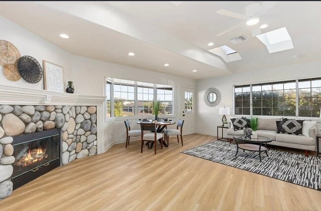 Building Photo - 5858 Del Cerro Blvd