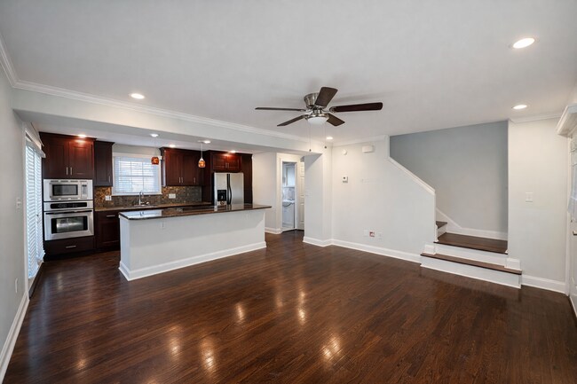 Foto del edificio - SEE IT NOW: Charming Kansas City Home in a Great Location – Walking Distance to Waldo!