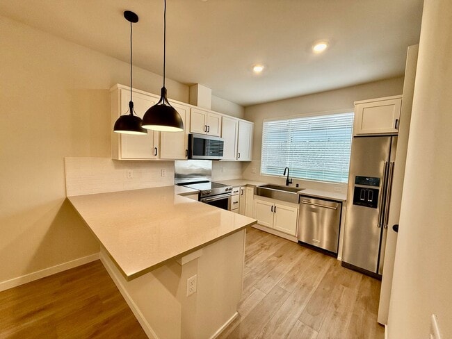 Building Photo - Brand New 2 bed/2.5 bath with 2-car garage...